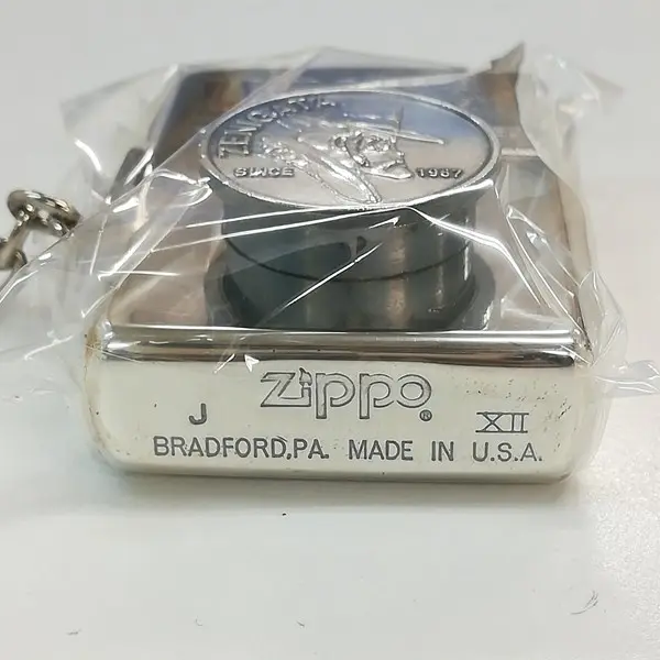 ZIPPO ジッポー ルパン三世 30th ANNIVERSARY オイルライター シルバー 手錠タイプ 銭形警部 喫煙具の買取金額(買取実績)