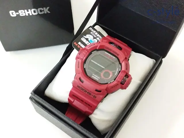 CASIO カシオ 腕時計 G-SHOCK レッド クォーツ Men in Burning Red RISEMAN 3145 GW-9200RDJ