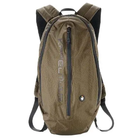 KAPELMUUR(カペルミュール) ライトスリムバックパック　9L　V2