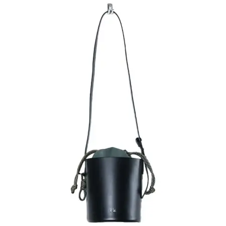 ficouture(フィクチュール) テックレザーバケットミニショルダー