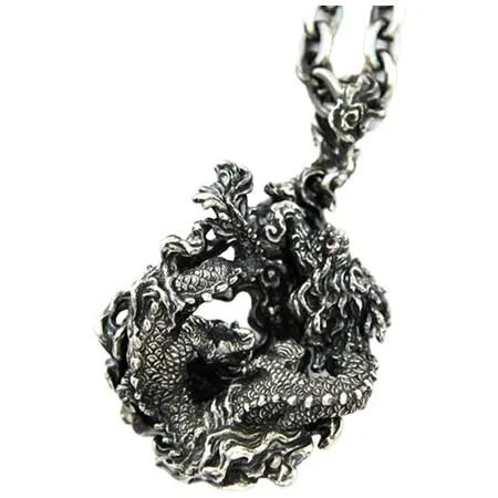 PASSIONE(パッショーネ) 雲竜ペンダント