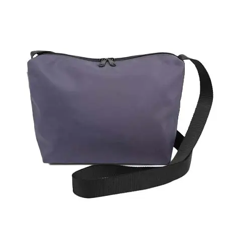 Herve Chapelier(エルベシャプリエ) 1752N (ナイロンスクエアショルダーバッグM)