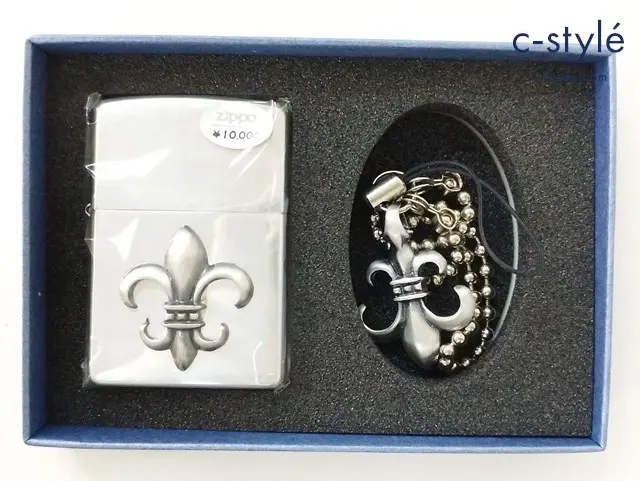 ZIPPO ジッポー オイルライター ユリ メタル貼り シルバー ’02 立体プレート ストラップ付