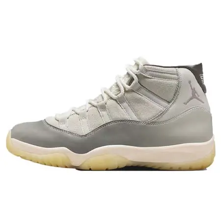 AIR JORDAN(エアジョーダン) エア ジョーダン 11 レトロ “Sukajan” IQ3459-072