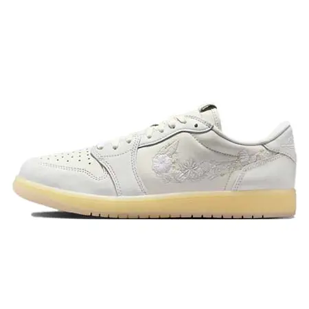 AIR JORDAN(エアジョーダン) エア ジョーダン 1 レトロ LOW OG  IH2047-100